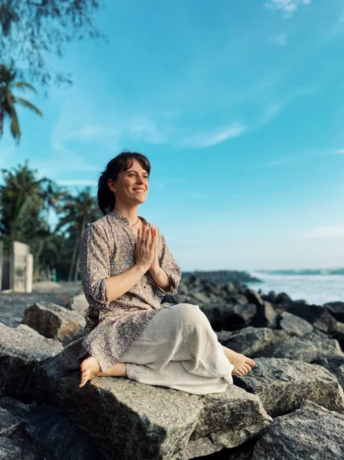 Flor, fundadora de Sadhana