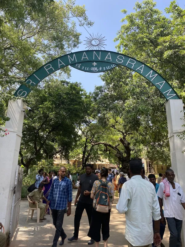 Entrada al Sri Ramanasramam, ashram de Ramana Maharshi